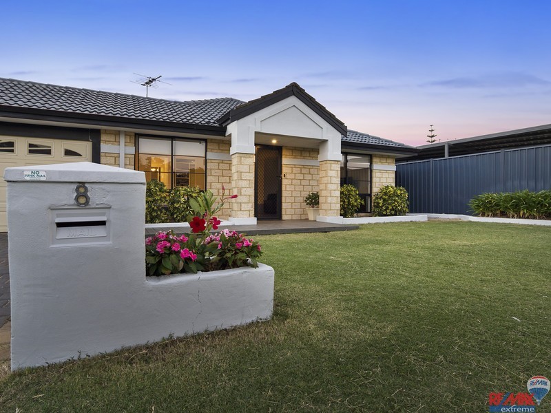 8 Coolamine Close, Carramar WA 6031