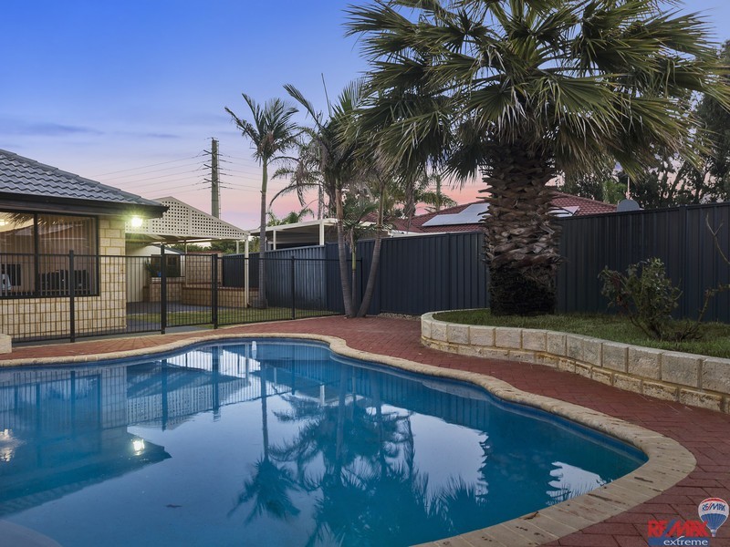 8 Coolamine Close, Carramar WA 6031