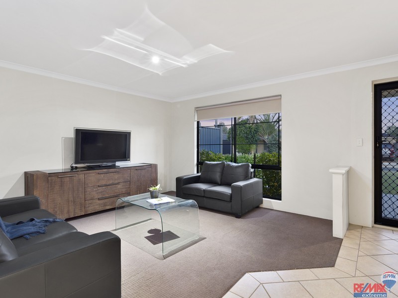 8 Coolamine Close, Carramar WA 6031