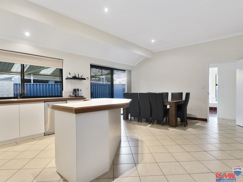 8 Coolamine Close, Carramar WA 6031