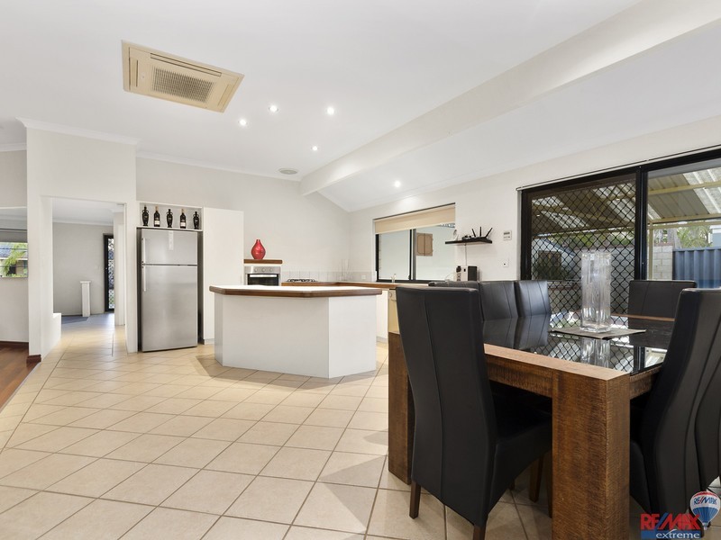 8 Coolamine Close, Carramar WA 6031