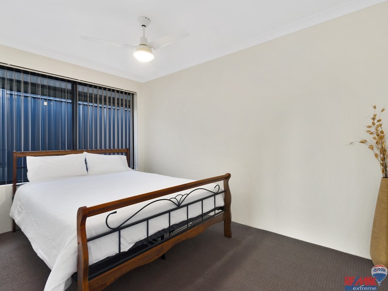 8 Coolamine Close, Carramar WA 6031