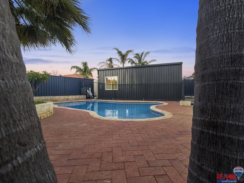 8 Coolamine Close, Carramar WA 6031