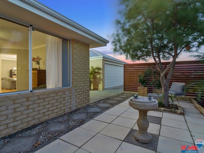 9 Bonvin Gardens, Tapping WA 6065