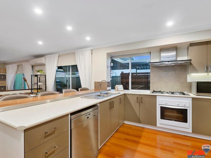 9 Bonvin Gardens, Tapping WA 6065