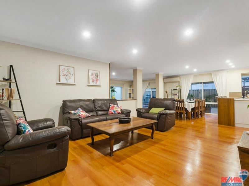 9 Bonvin Gardens, Tapping WA 6065