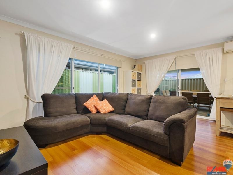 9 Bonvin Gardens, Tapping WA 6065