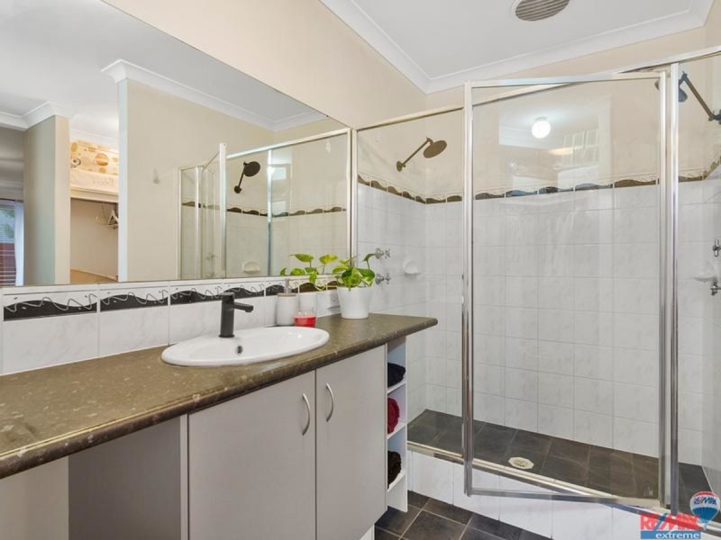 9 Bonvin Gardens, Tapping WA 6065