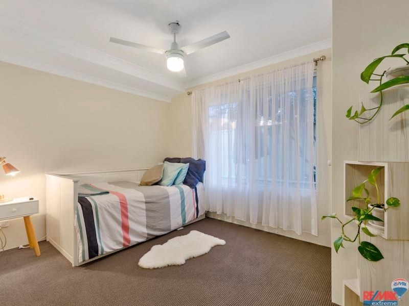 9 Bonvin Gardens, Tapping WA 6065