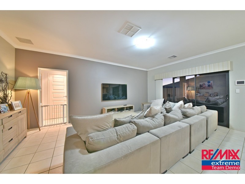 136 St Stephens Crescent, Tapping WA 6065