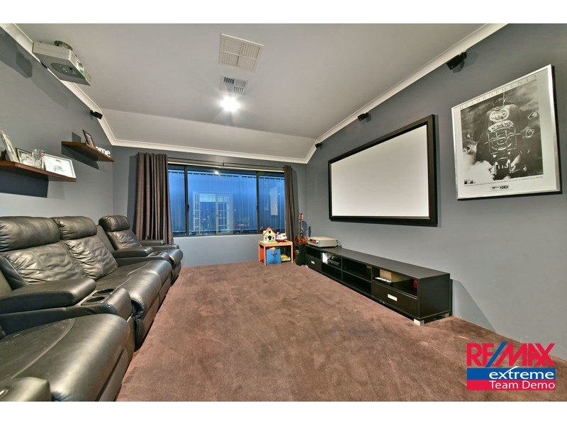 136 St Stephens Crescent, Tapping WA 6065