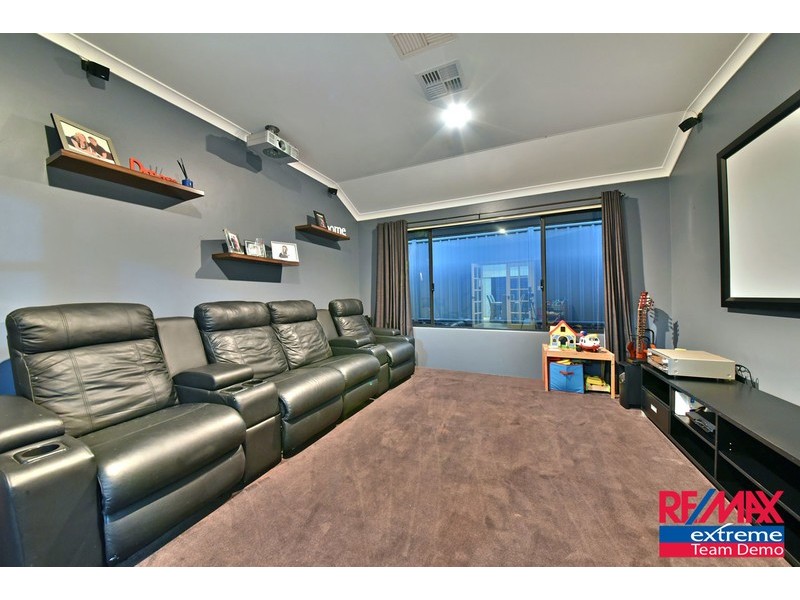 136 St Stephens Crescent, Tapping WA 6065