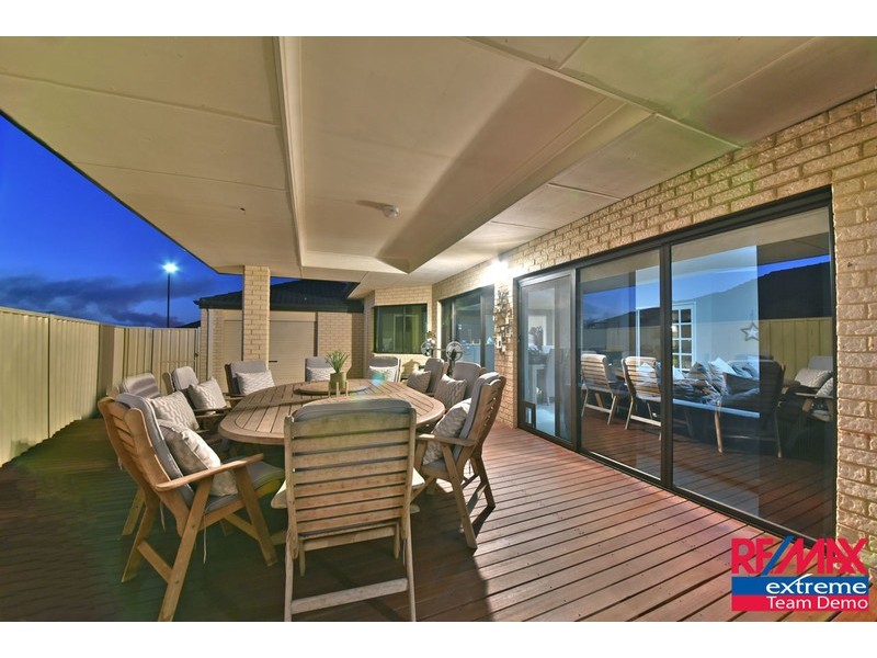 136 St Stephens Crescent, Tapping WA 6065