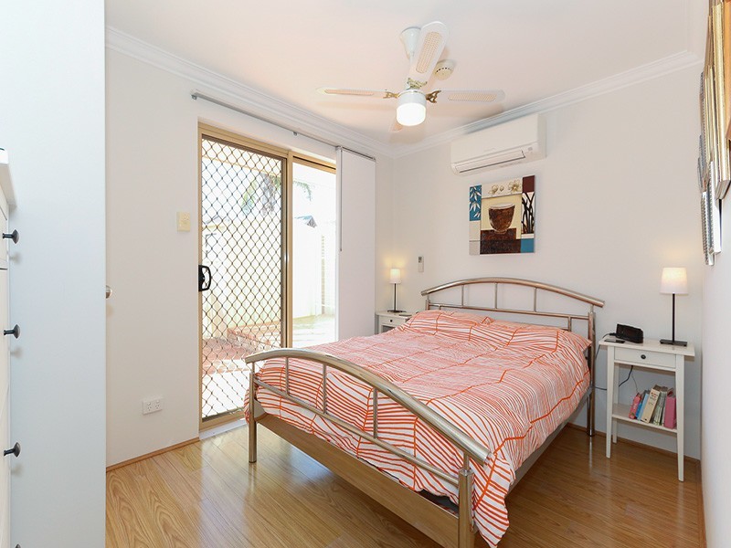 11 Lauder Place, Kinross WA 6028