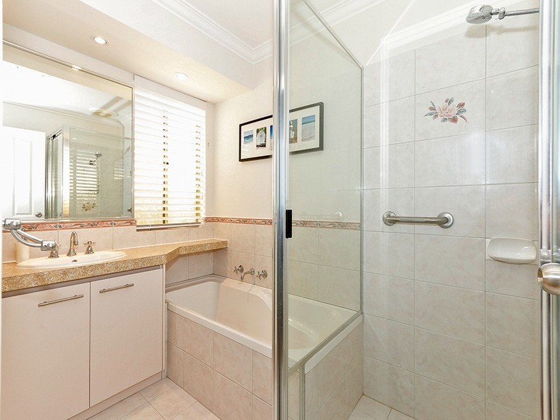 11 Lauder Place, Kinross WA 6028