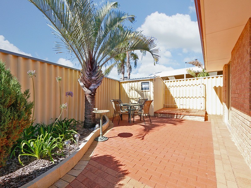 11 Lauder Place, Kinross WA 6028