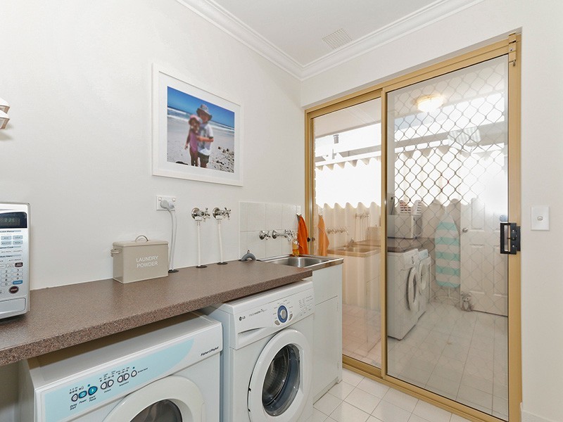 11 Lauder Place, Kinross WA 6028