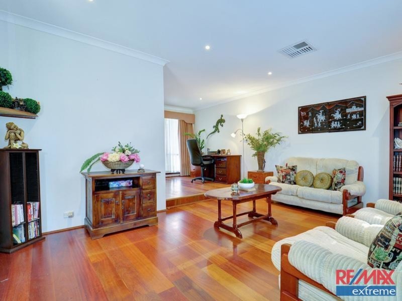 10 Janga Court, Wanneroo WA 6065