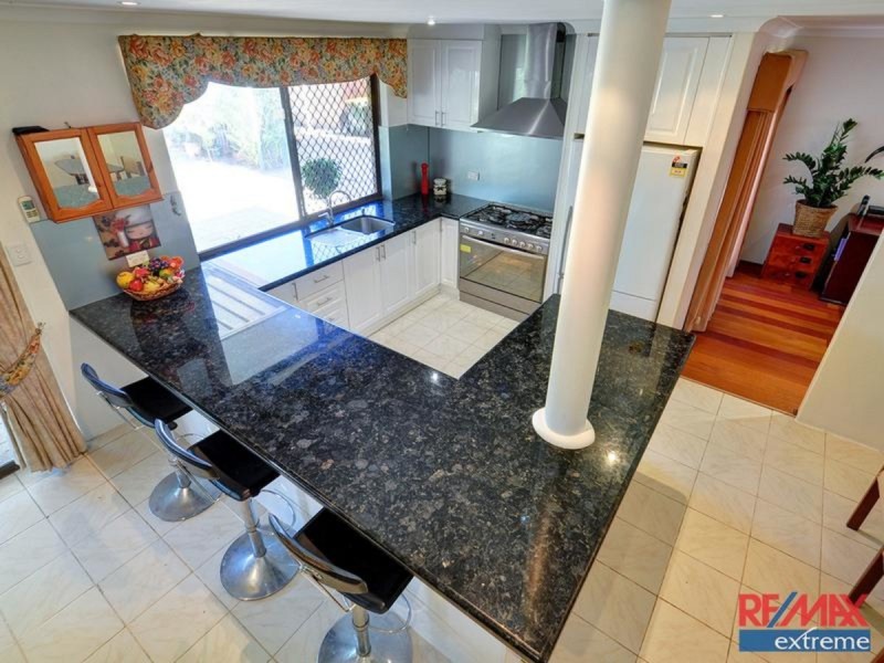 10 Janga Court, Wanneroo WA 6065