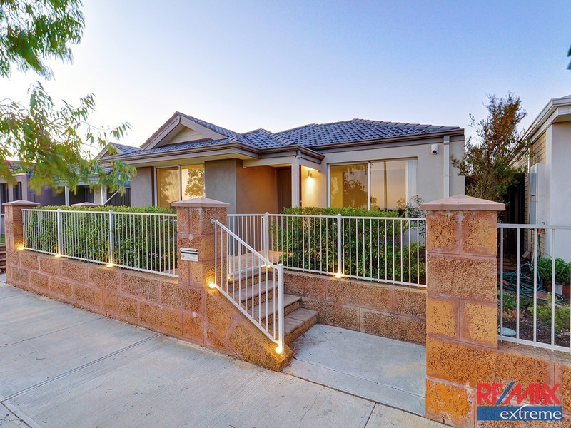 17 Grandis Boulevard, Banksia Grove WA 6031