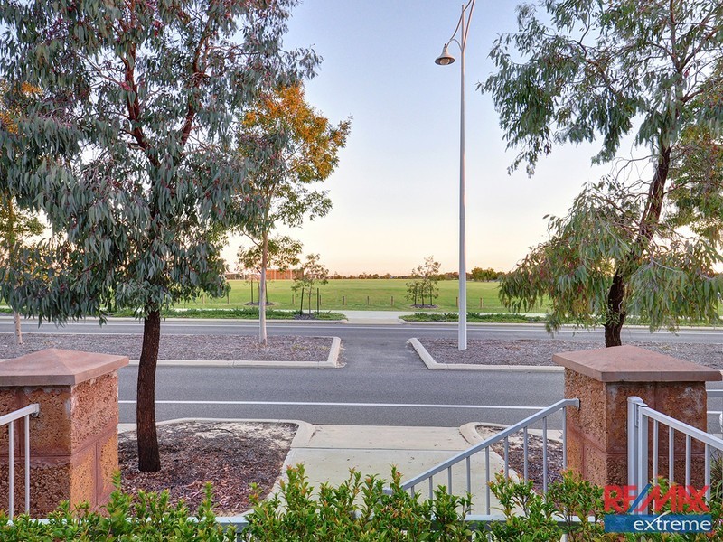 17 Grandis Boulevard, Banksia Grove WA 6031