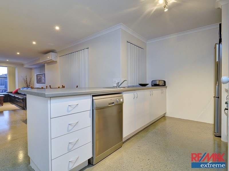 17 Grandis Boulevard, Banksia Grove WA 6031