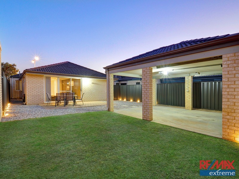 17 Grandis Boulevard, Banksia Grove WA 6031
