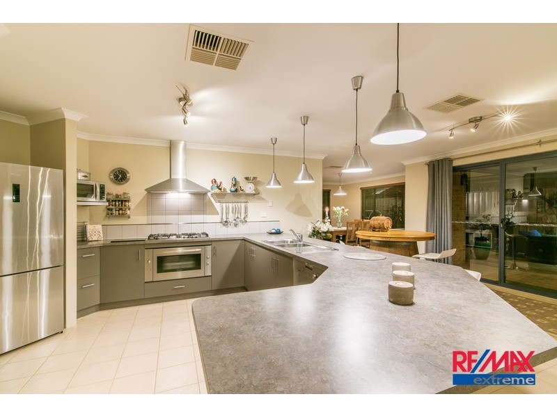 2 Berlin Drive, Wanneroo WA 6065