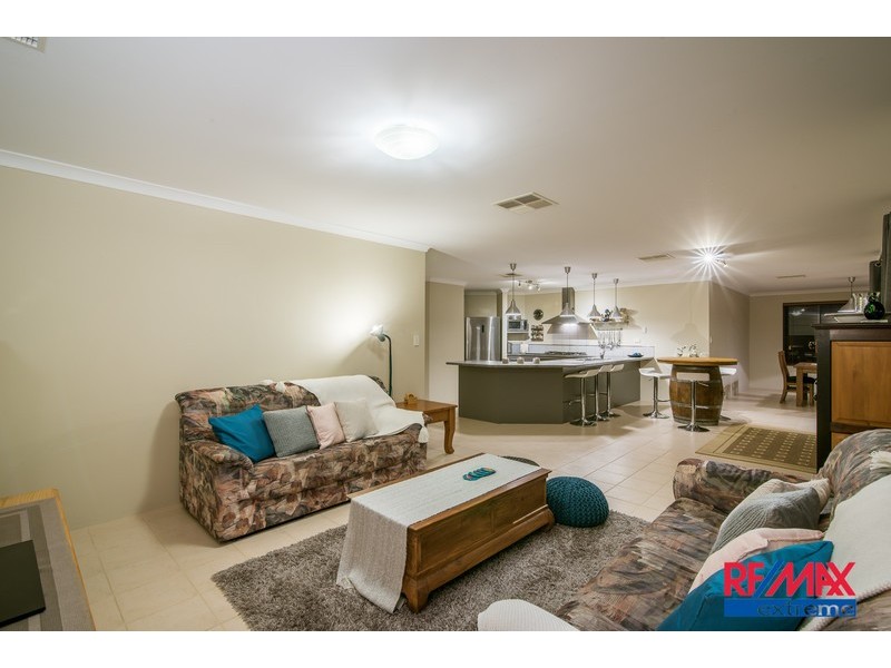 2 Berlin Drive, Wanneroo WA 6065