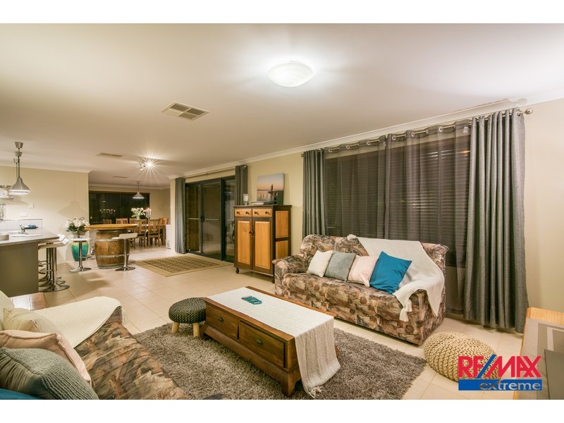 2 Berlin Drive, Wanneroo WA 6065