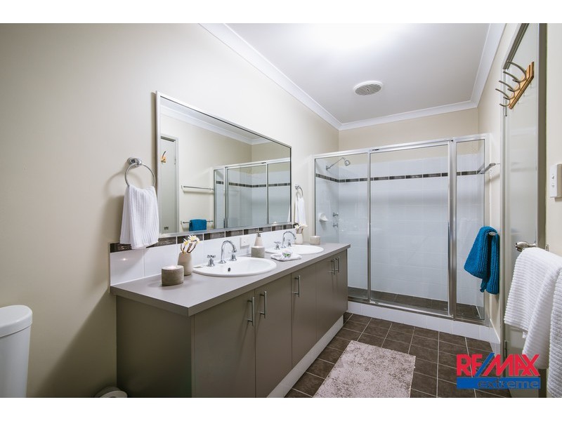 2 Berlin Drive, Wanneroo WA 6065