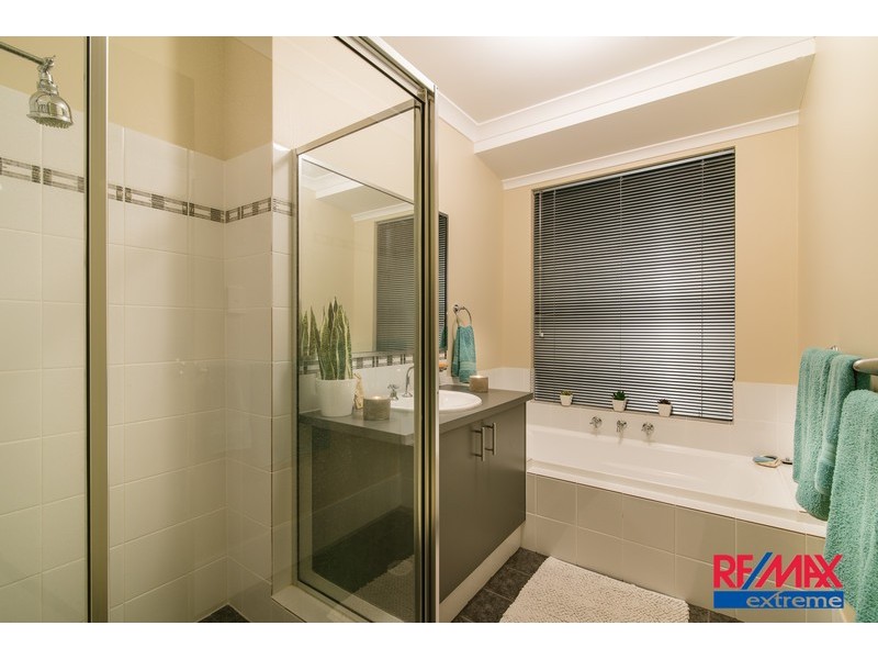 2 Berlin Drive, Wanneroo WA 6065