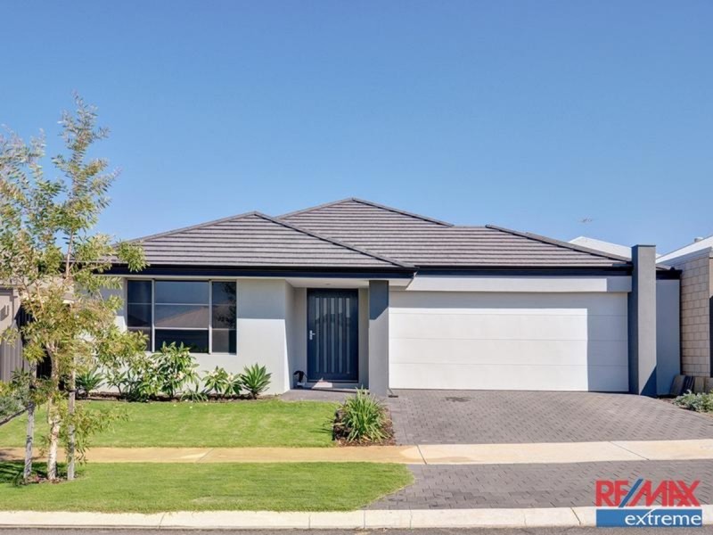 11 Gippsland Way, Banksia Grove WA 6031