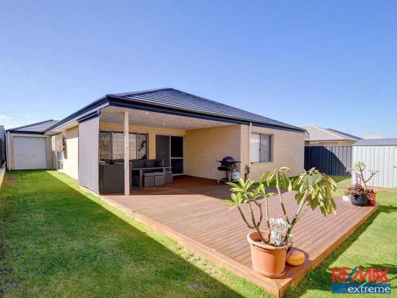 11 Gippsland Way, Banksia Grove WA 6031