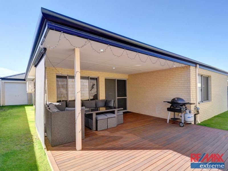 11 Gippsland Way, Banksia Grove WA 6031