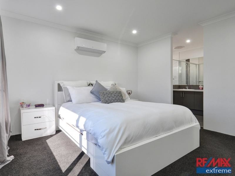 11 Gippsland Way, Banksia Grove WA 6031