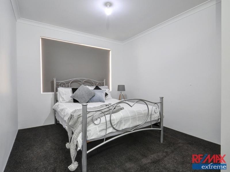 11 Gippsland Way, Banksia Grove WA 6031