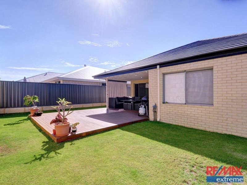 11 Gippsland Way, Banksia Grove WA 6031