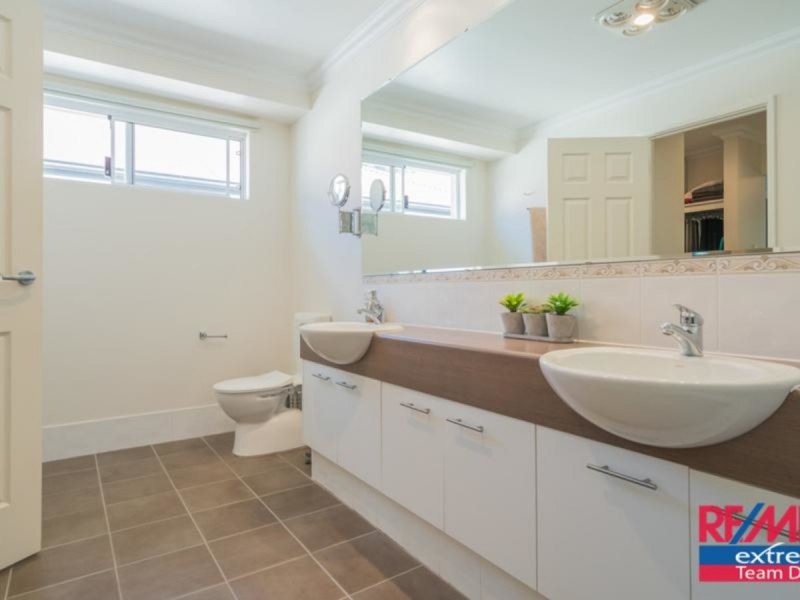 63 Tandara Fairway, Tapping WA 6065