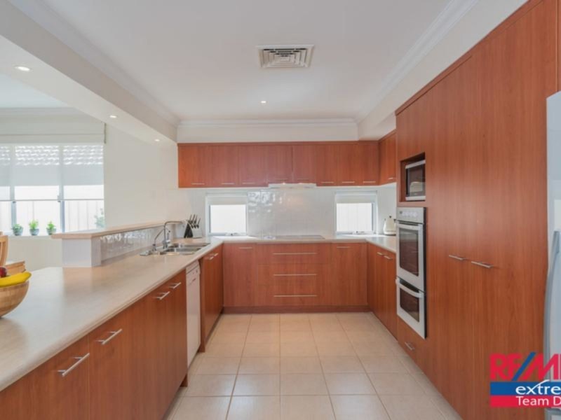 63 Tandara Fairway, Tapping WA 6065