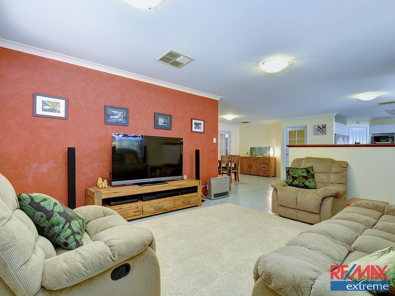 41 Mallina Circuit, Carramar WA 6031