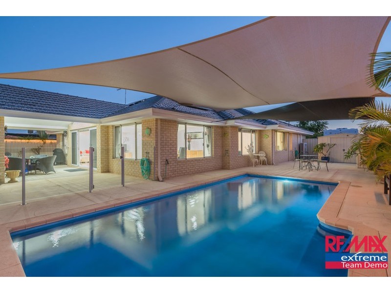 10 Apsley Bend, Tapping WA 6065