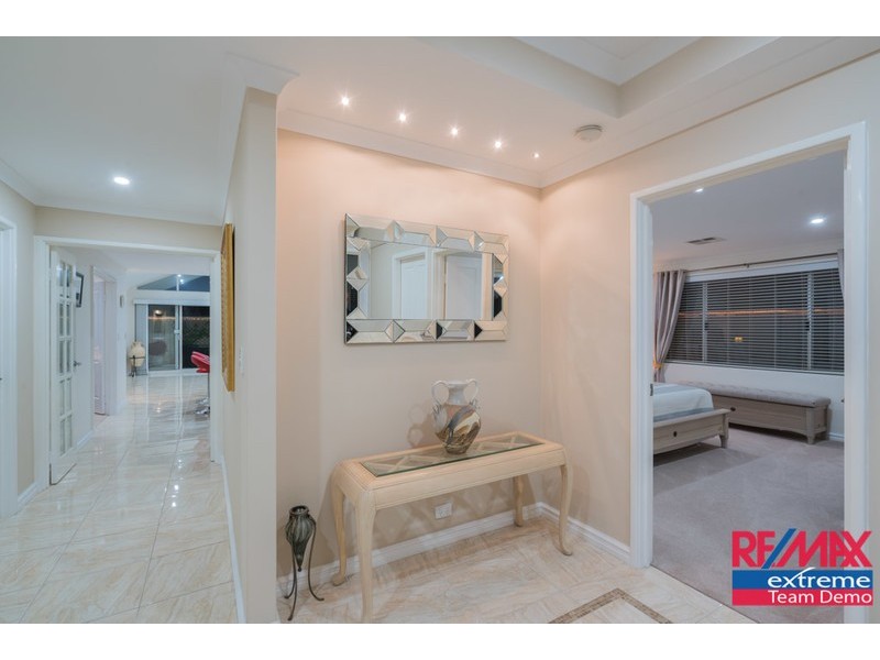 10 Apsley Bend, Tapping WA 6065