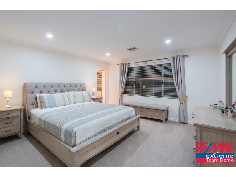 10 Apsley Bend, Tapping WA 6065