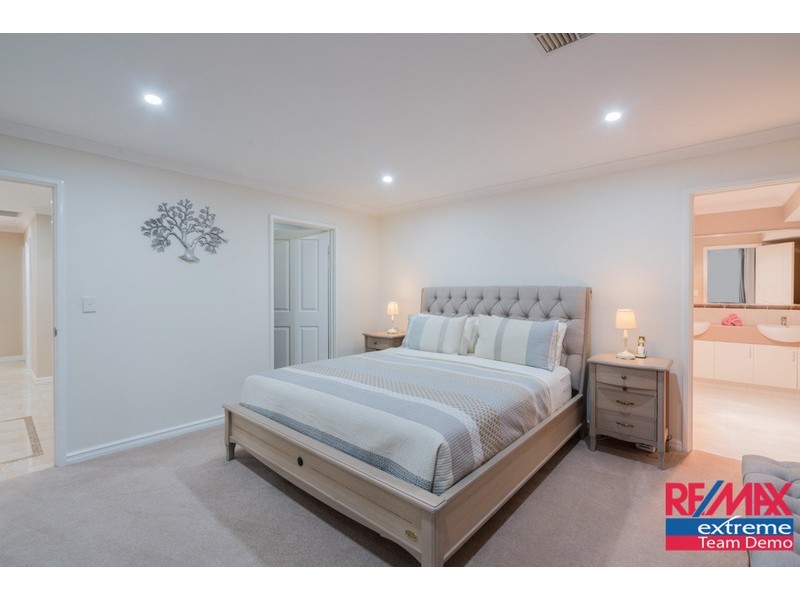 10 Apsley Bend, Tapping WA 6065