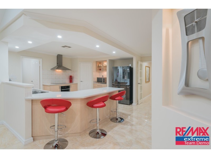 10 Apsley Bend, Tapping WA 6065