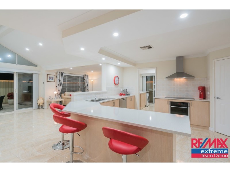 10 Apsley Bend, Tapping WA 6065