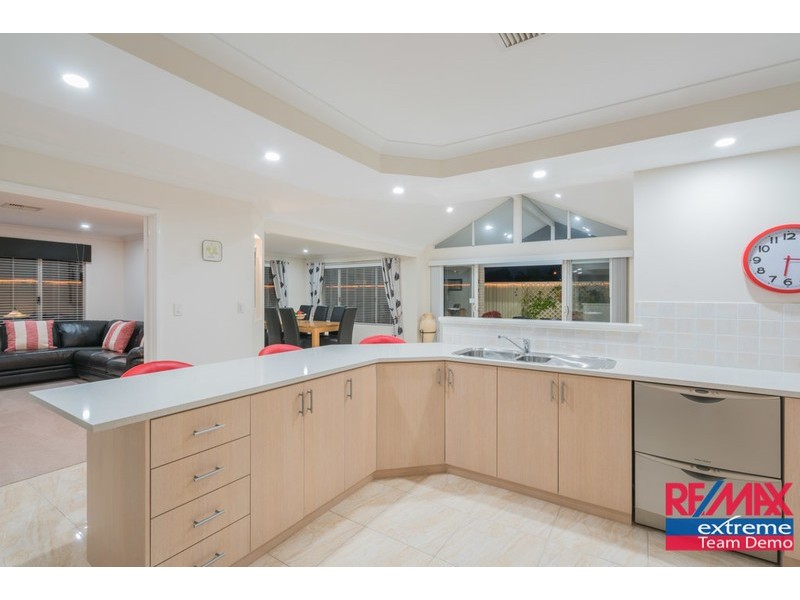 10 Apsley Bend, Tapping WA 6065