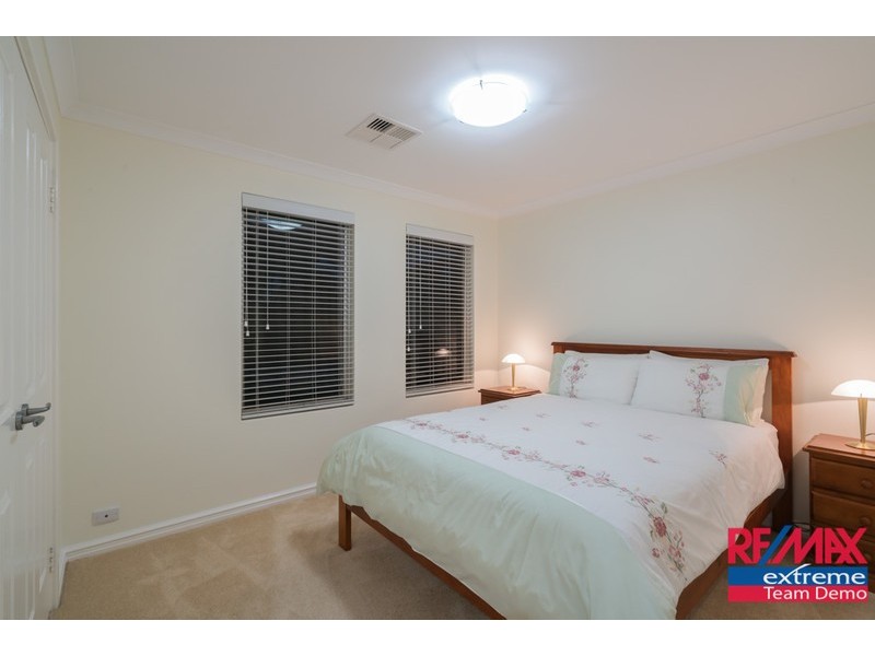 10 Apsley Bend, Tapping WA 6065