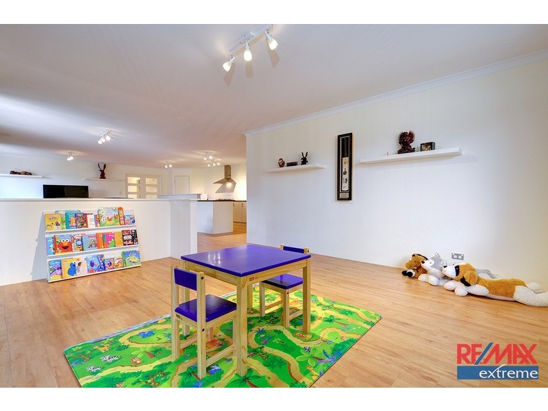 18 Toledo Drive, Hocking WA 6065